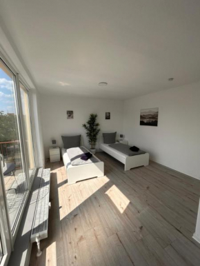 bookandstay24 Dietzenbach 2 Zimmerwohnung mit Balkon, Küche und Parkplatz